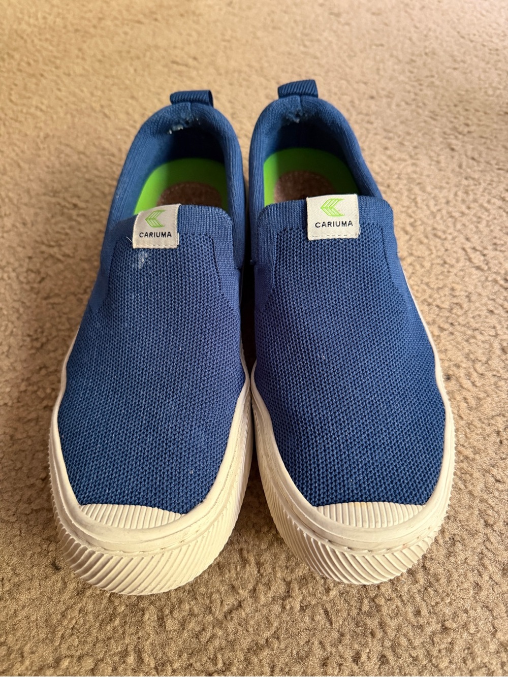 Cariuma Slip On sneakers in Cobalt Blue